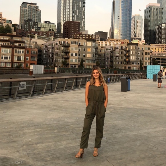 Meet your Posher, Alyana - Picture 1 of 6